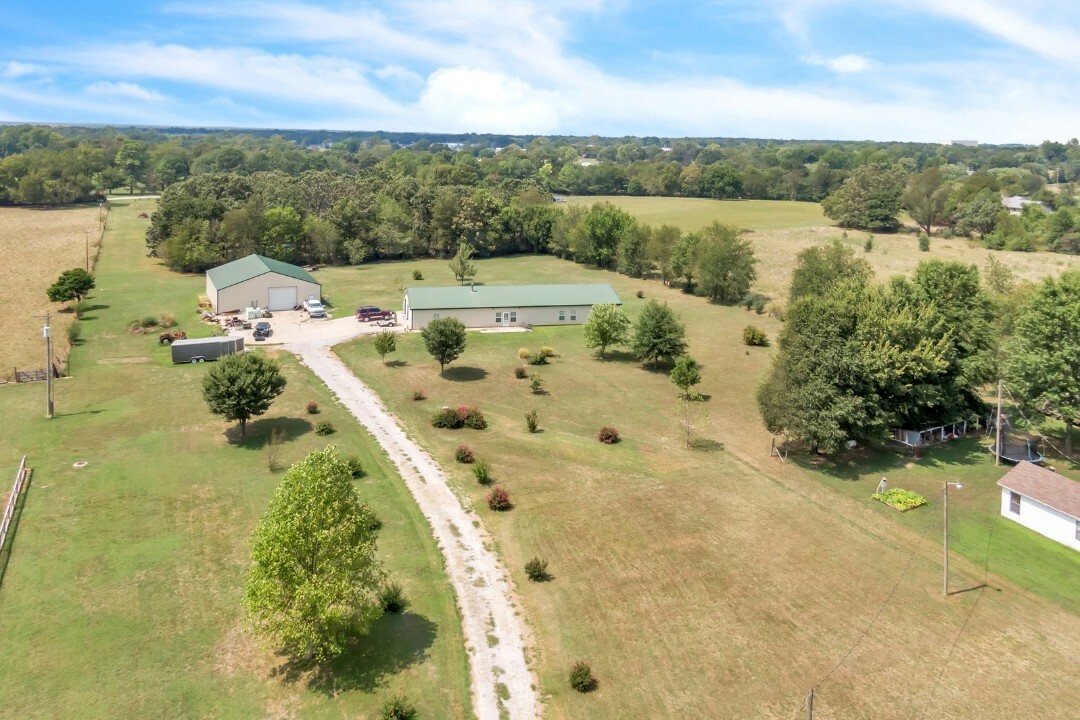 Property Photo:  757 Edmondson Road  AR 72734 