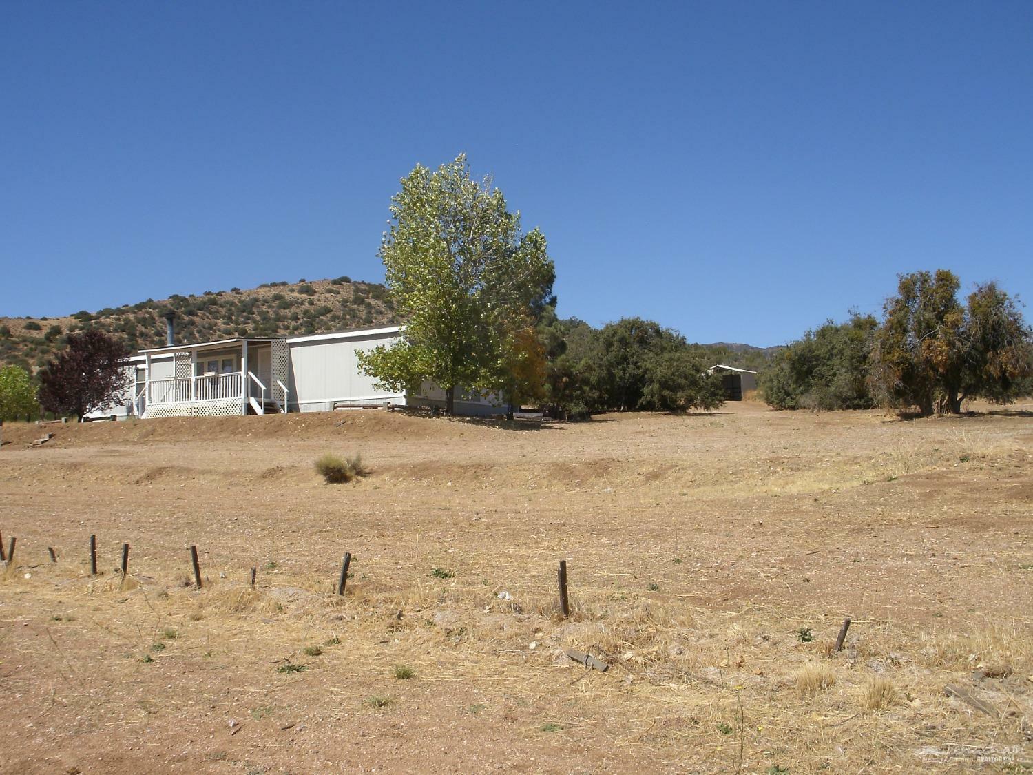 Property Photo:  12815 Umtali Road  CA 93561 