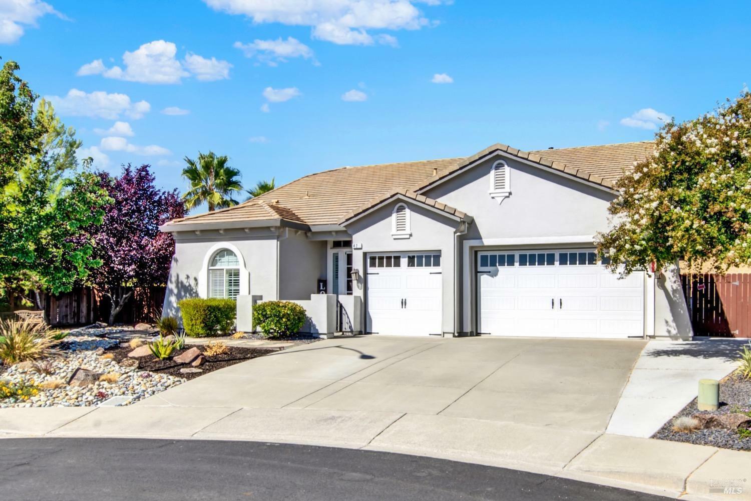 Property Photo:  424 Three Rivers Court  CA 95688 