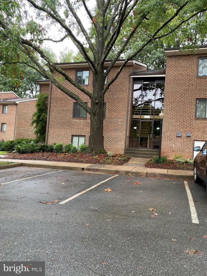 Property Photo:  1413 Northgate Square 1413-2A  VA 20190 