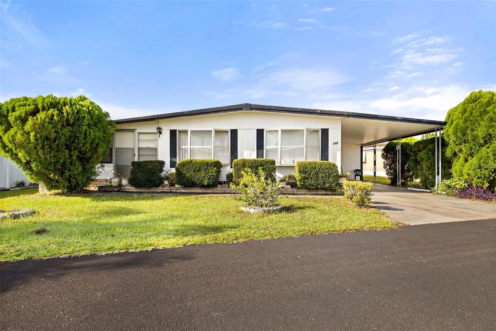 Property Photo:  169 Sunset Drive  FL 34748 