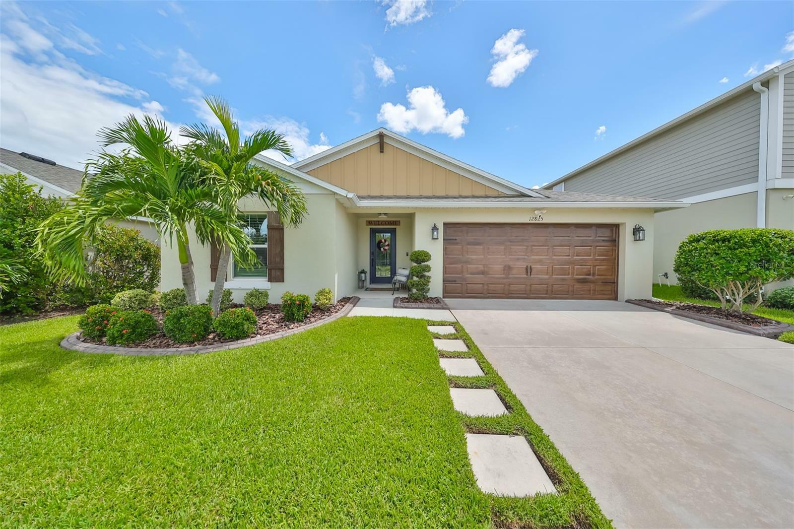 Property Photo:  12825 Scarlet Star Drive  FL 33579 