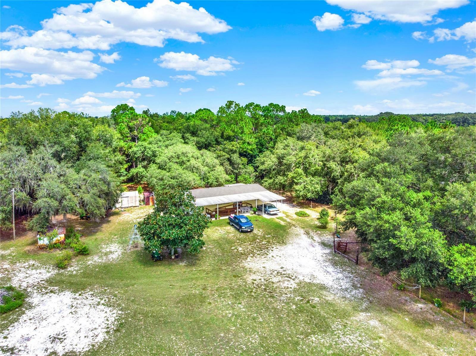 Property Photo:  2549 Bluff View Drive  FL 34736 