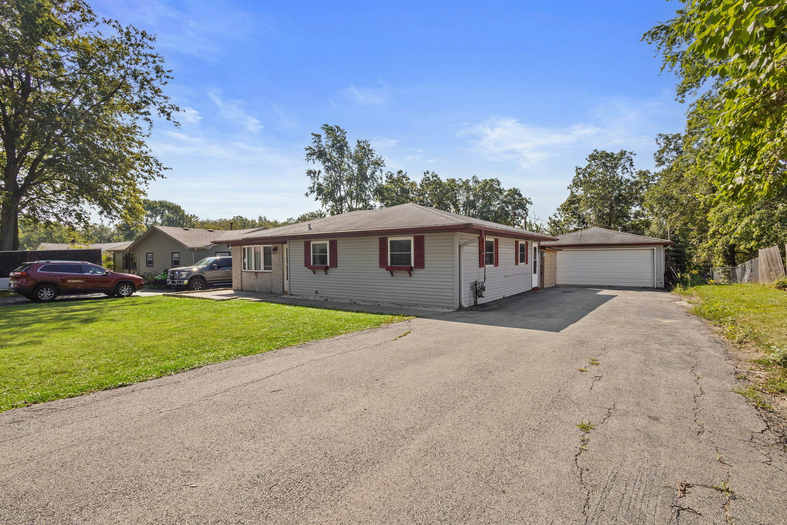 Property Photo:  437 W Elms Court Lane  IL 60417 