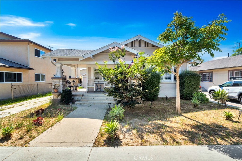 Property Photo:  777 Obispo Avenue  CA 90804 