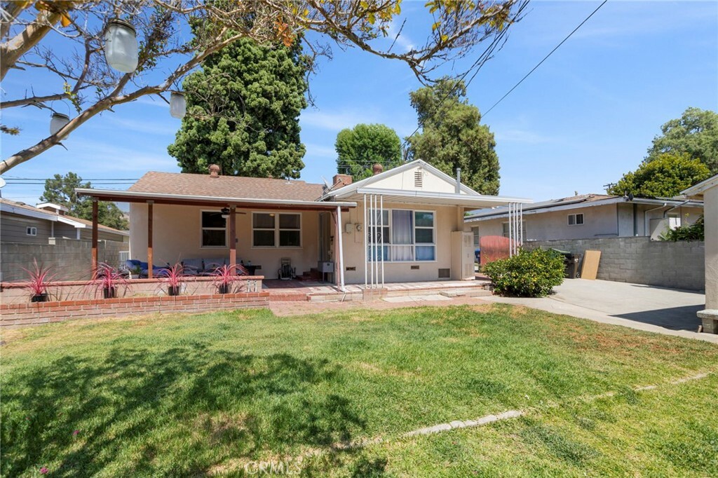 Property Photo:  14330 La Cuarta Street  CA 90602 