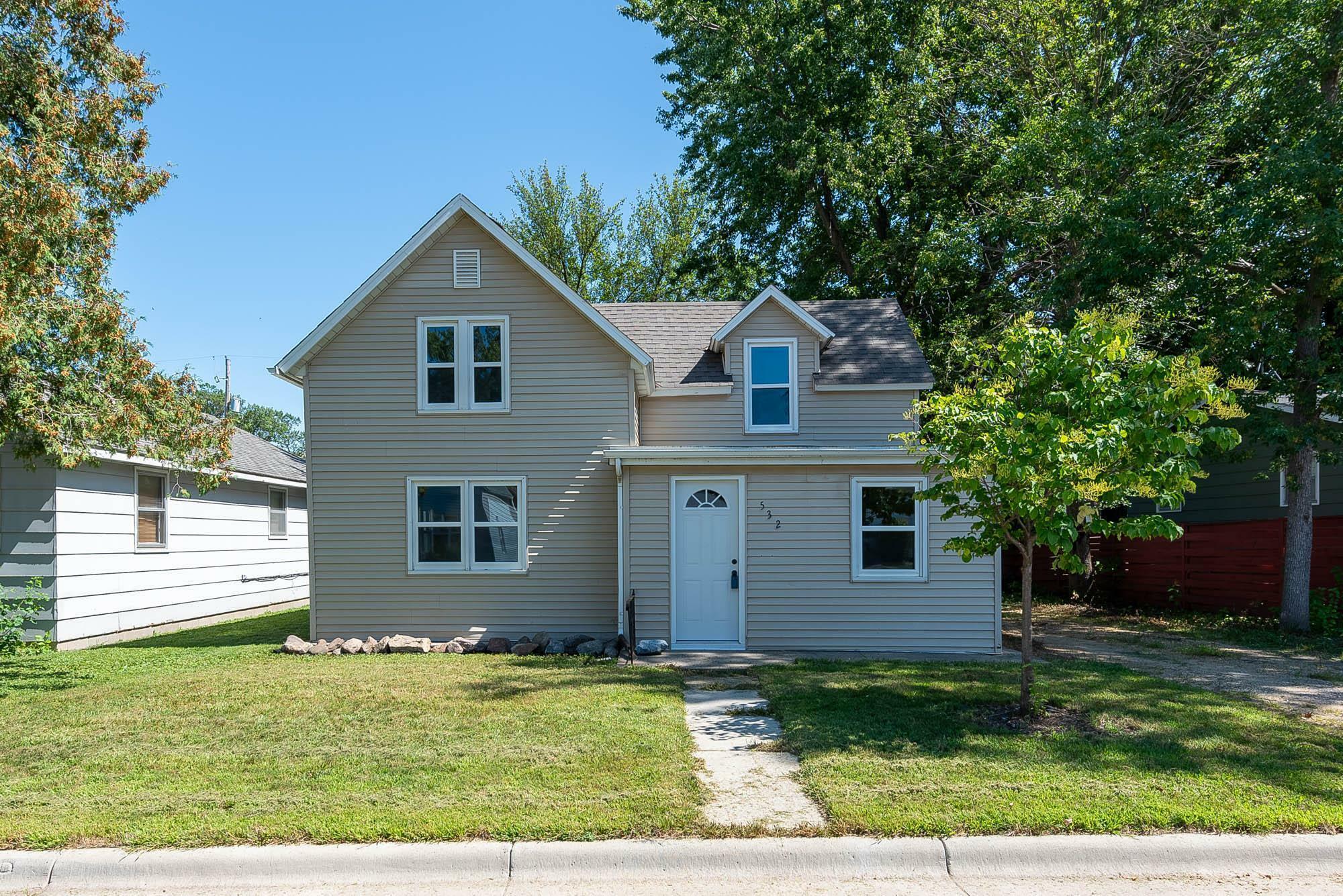 Property Photo:  532 S Hunt Street  MN 56055 