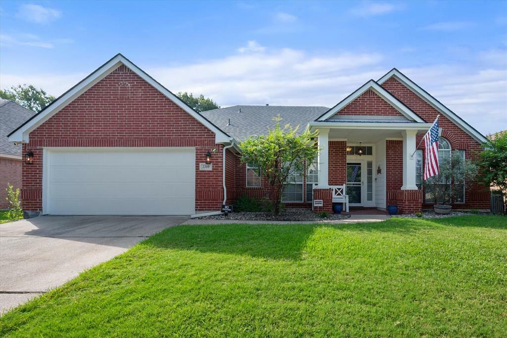 Property Photo:  2210 Laura Elizabeth Trail  TX 76063 