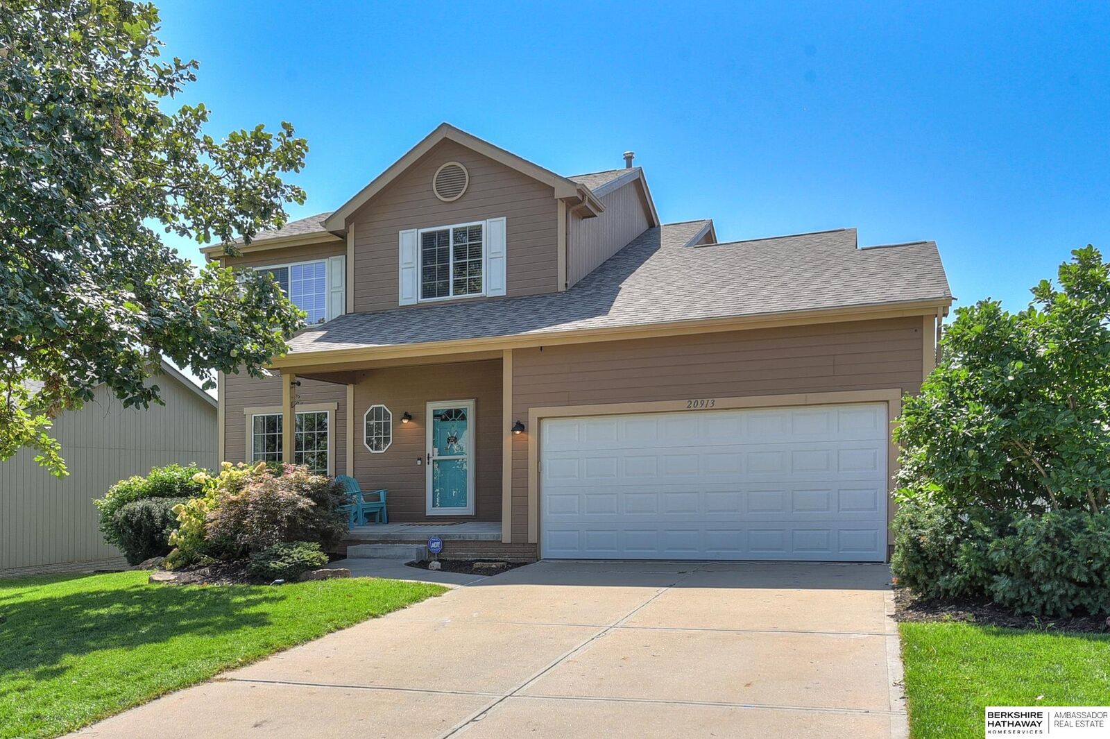 Property Photo: 20913 Ash Street NE 68028