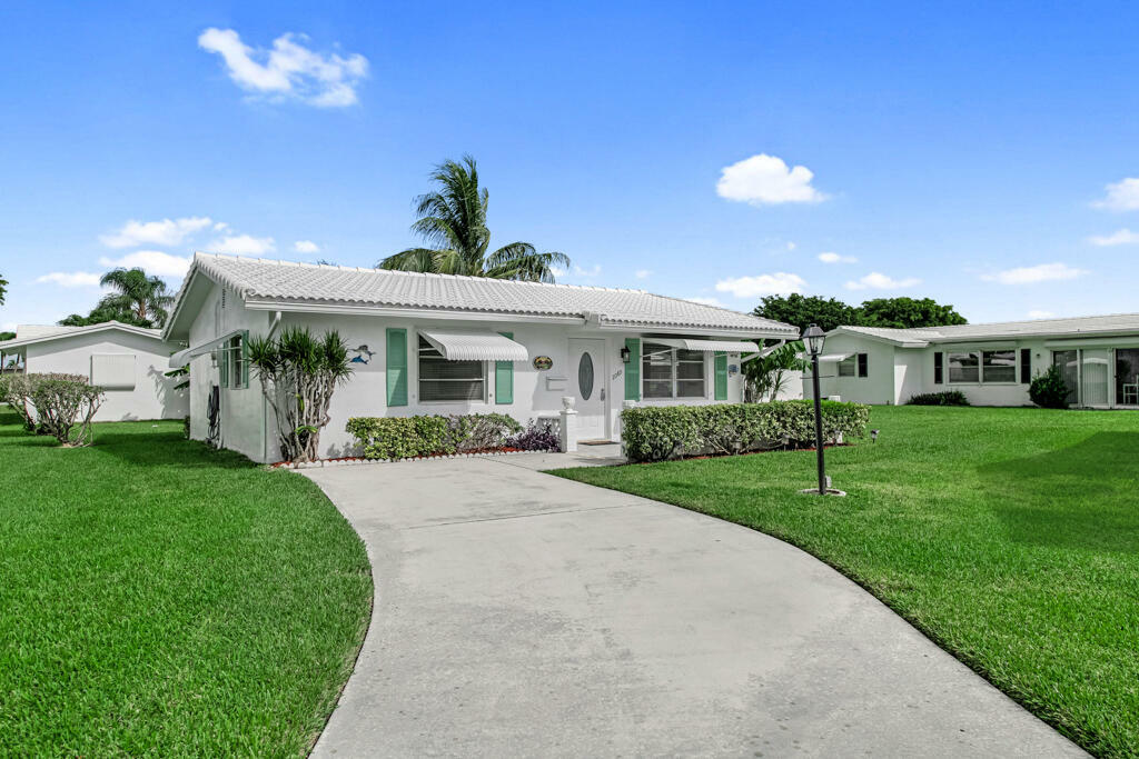 2089 SW Lake Circle Drive  Boynton Beach FL 33426 photo