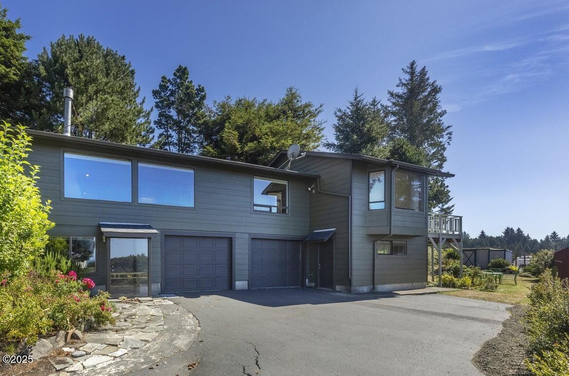 Property Photo: 945 NW Estate Drive OR 97376