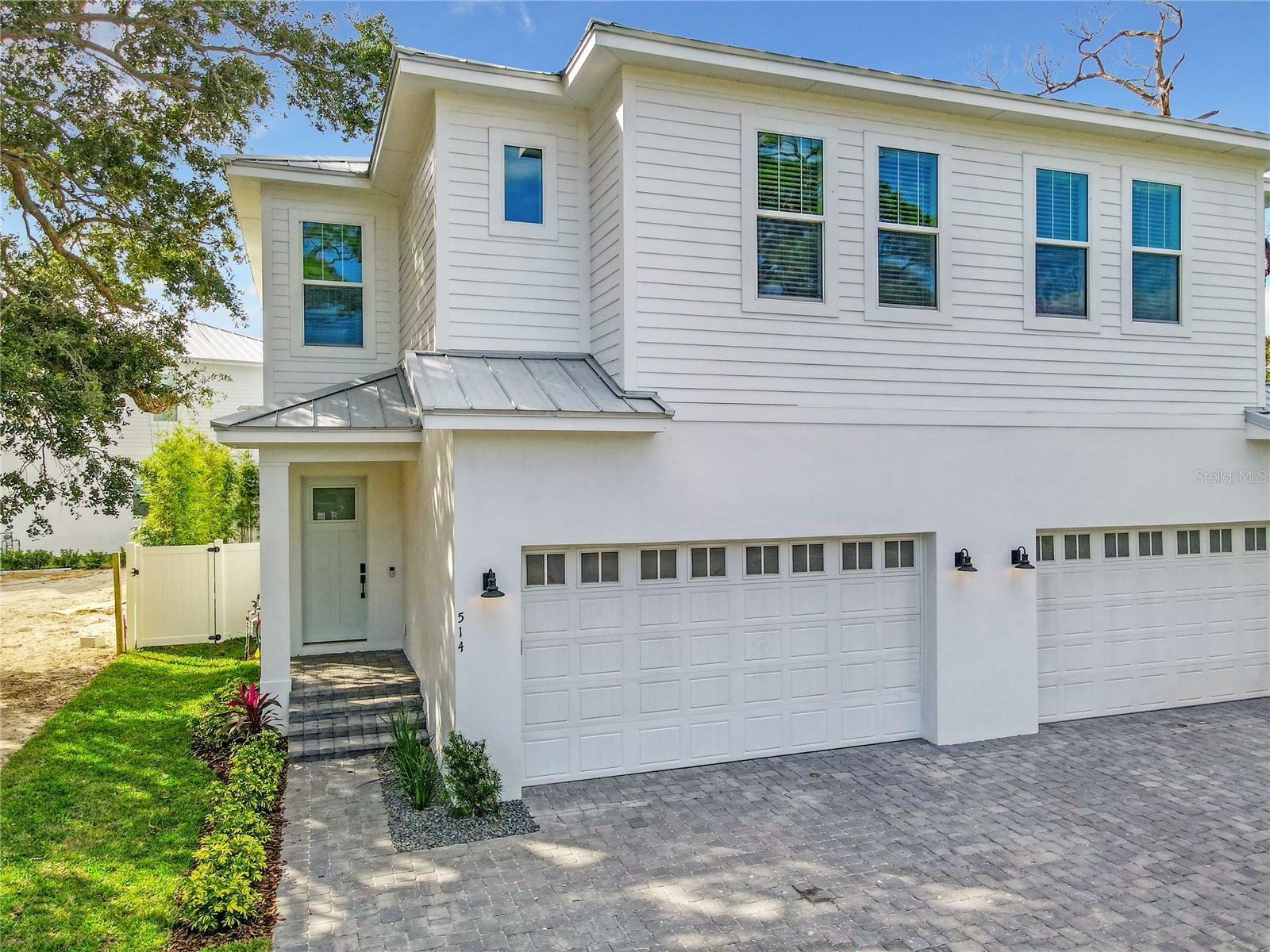 Property Photo:  512/514 S Peninsula Avenue  FL 32169 