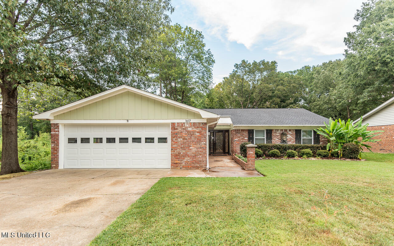 Property Photo:  1617 Tanglewood Drive  MS 39056 