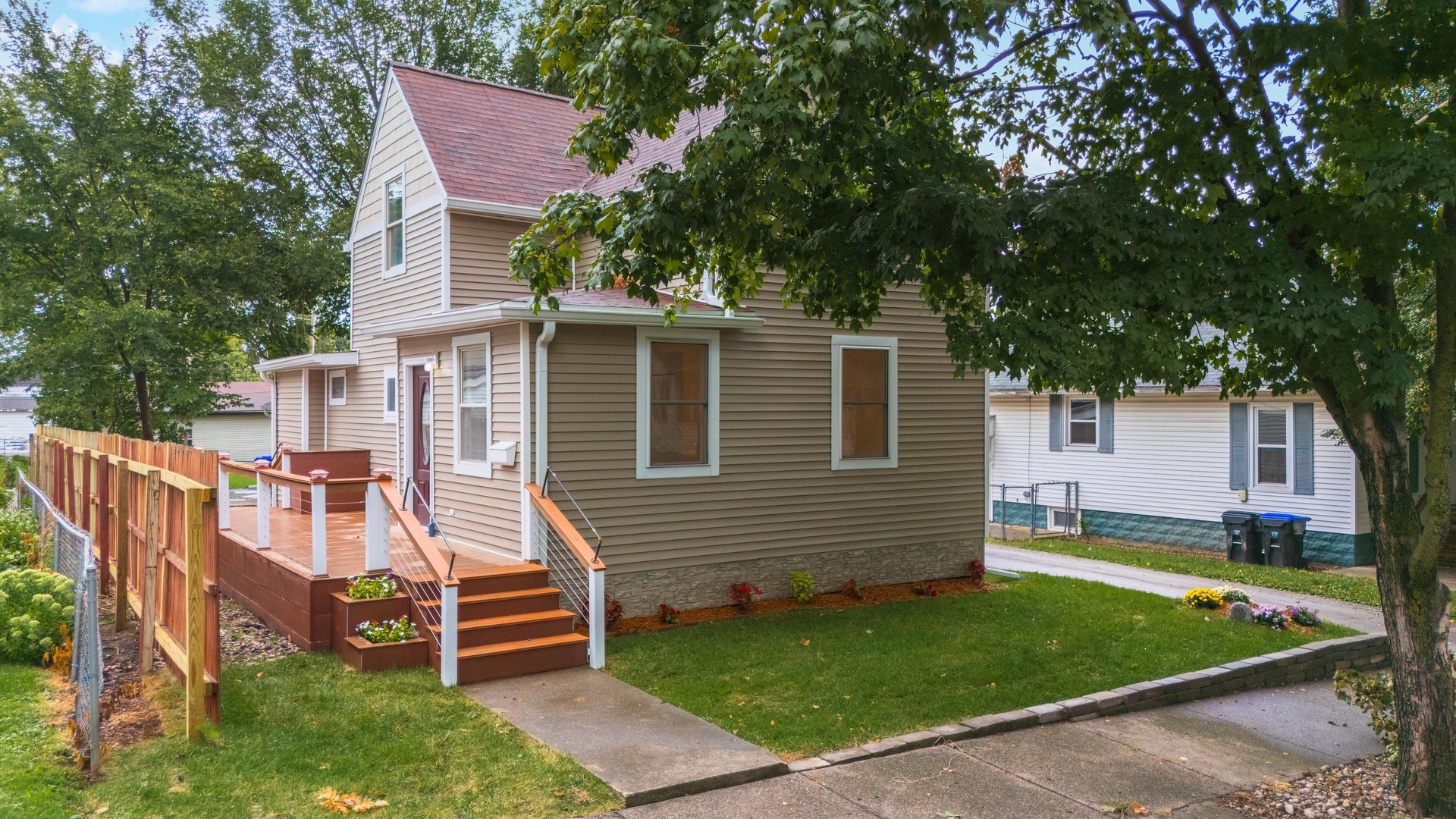 Property Photo:  1608 N Roosevelt Avenue  IL 61701 