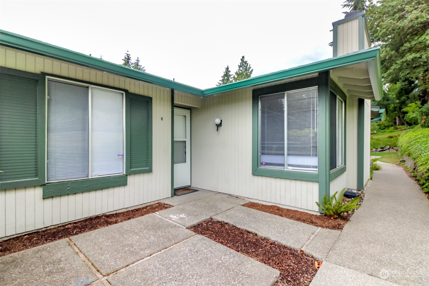 Property Photo:  516 S 325th Street 20H  WA 98003 