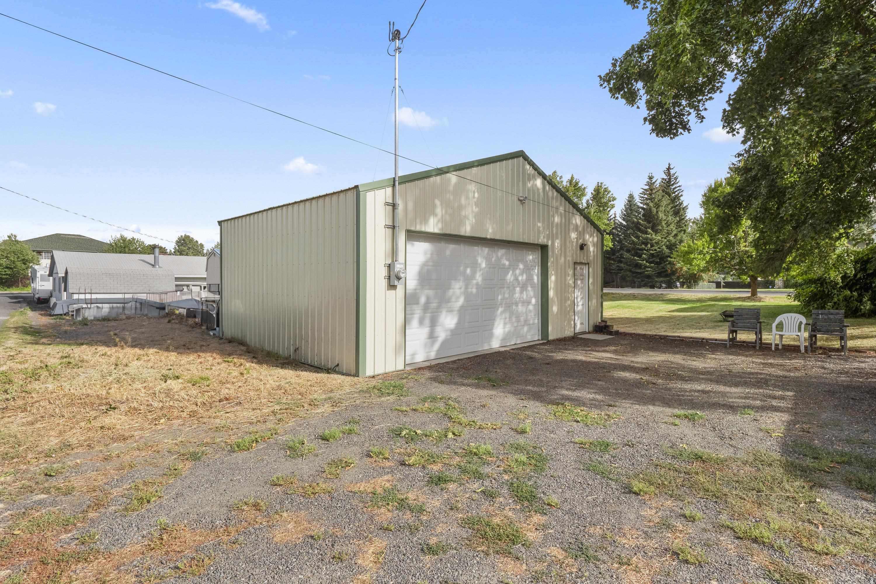 Property Photo:  311 E Lake St  WA 99022 