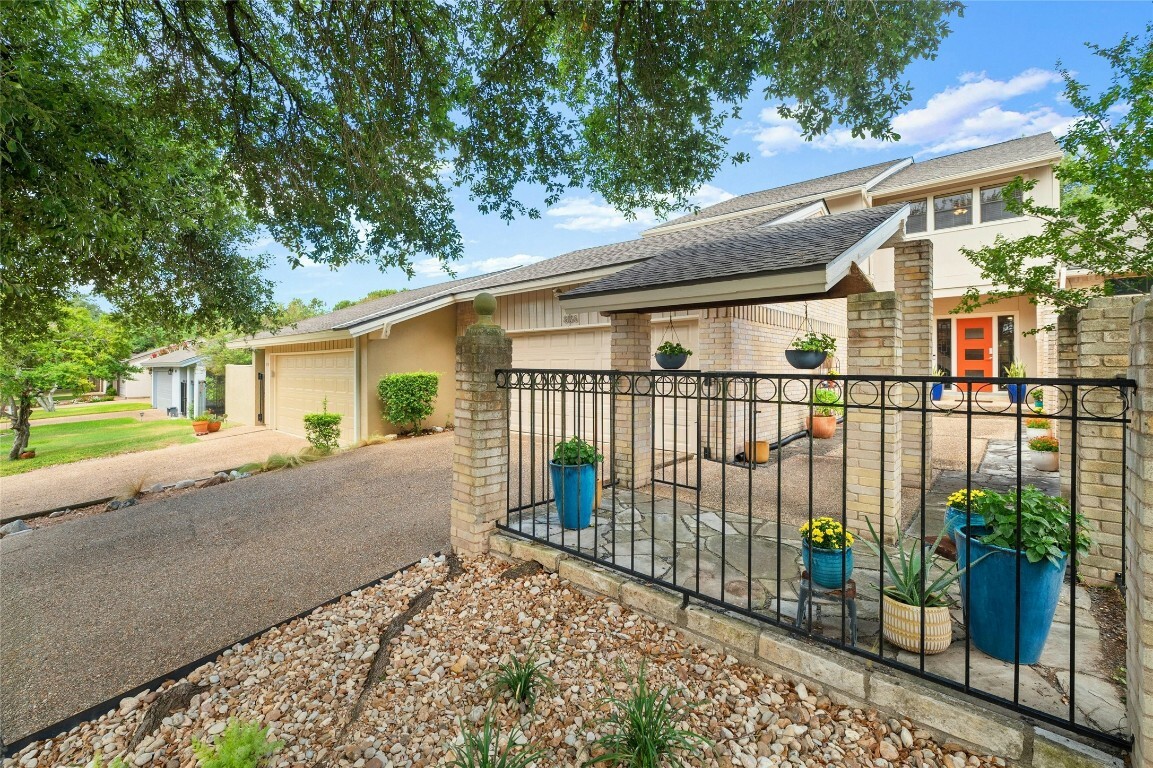 Property Photo:  8136 Greenslope Drive  TX 78759 