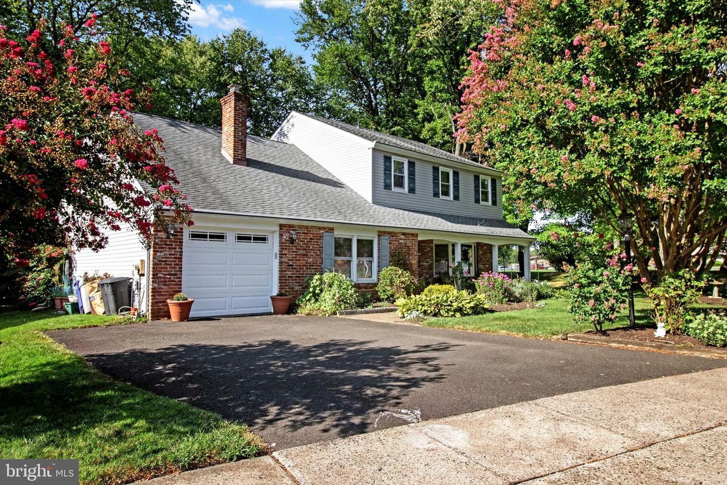 Property Photo:  4 Tanglewood Drive  PA 19047 