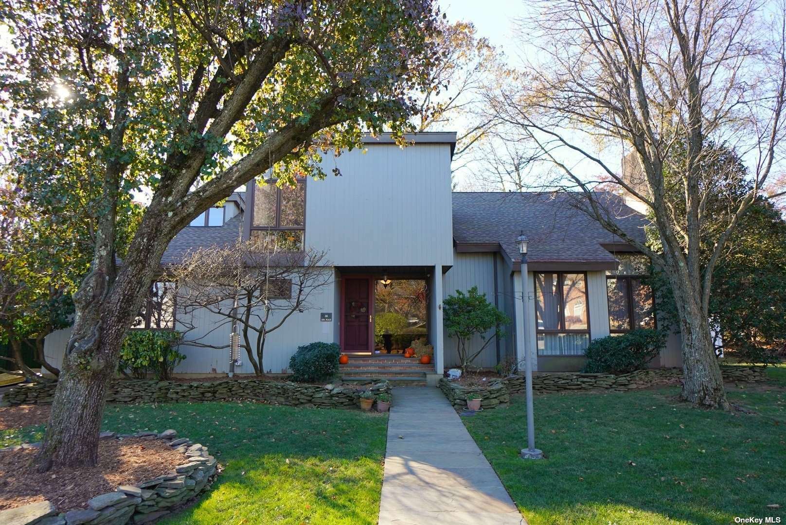 Property Photo:  26 Ada Place  NY 10301 