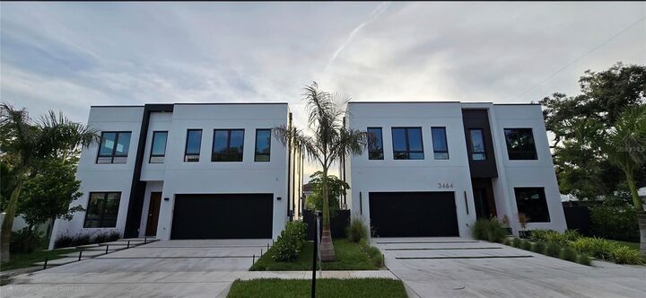 Property Photo:  3464 Camino Real  FL 34239 