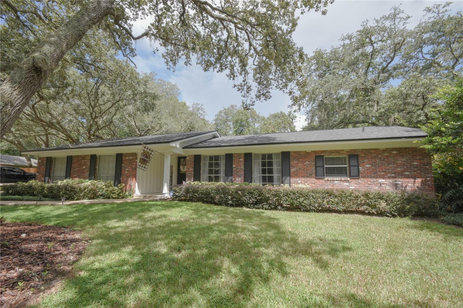 Property Photo:  209 E Sweetwater Creek Drive  FL 32779 