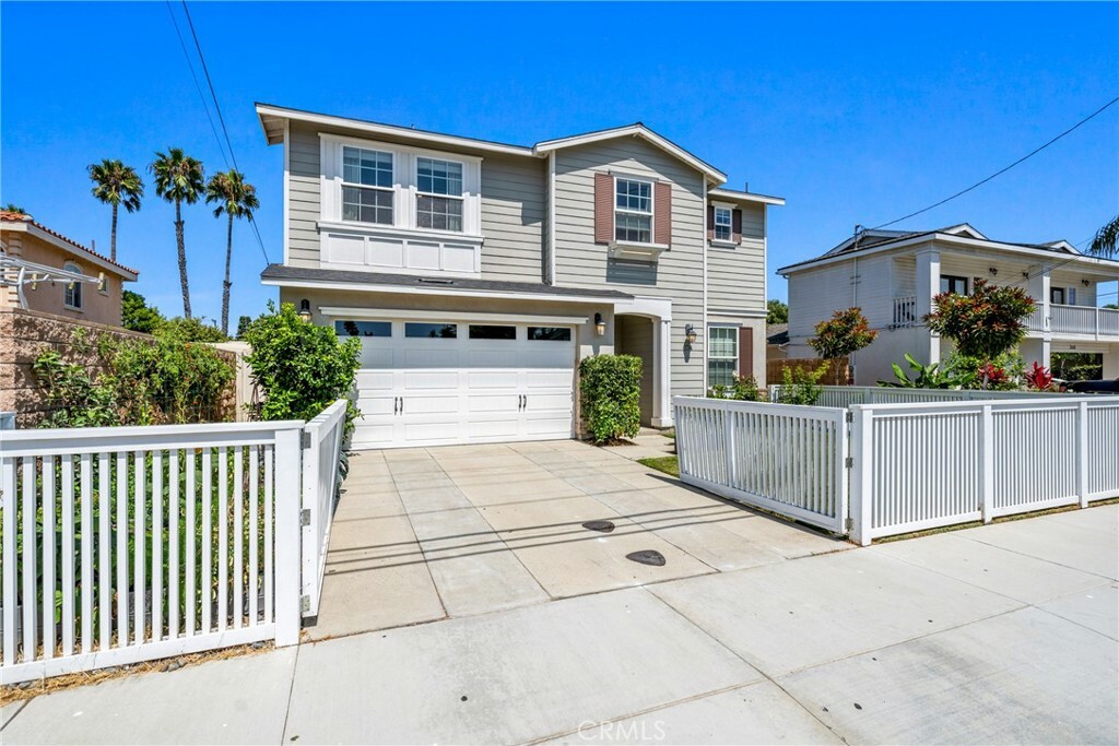 Property Photo:  334 E 16th Street  CA 92627 