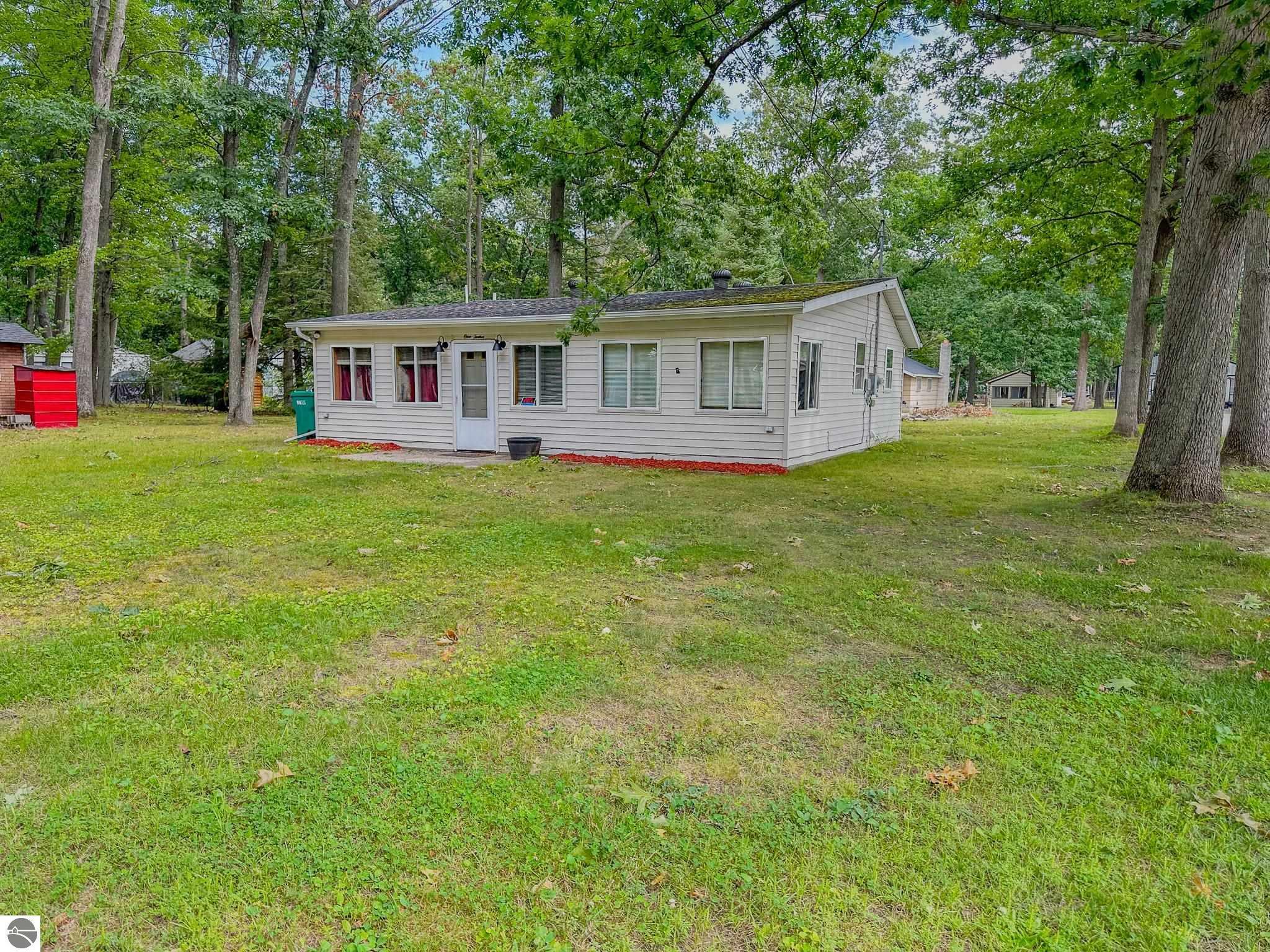 Property Photo:  112 Cottage  MI 48651 