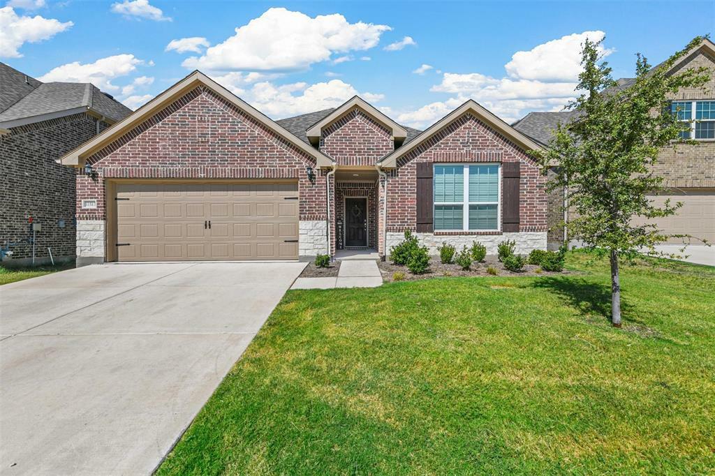 Property Photo:  11513 Meadow Gale Court  TX 76052 