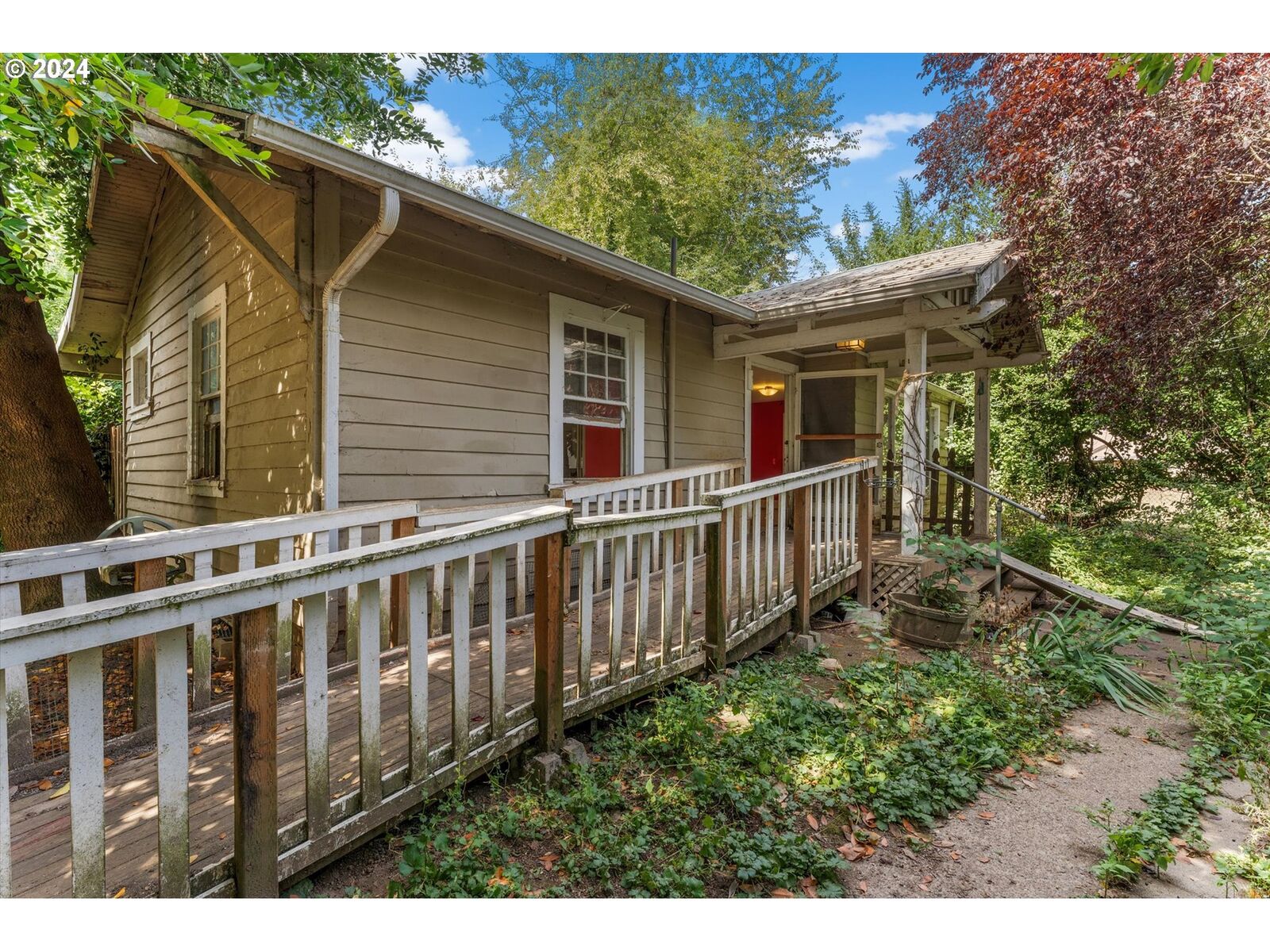 Property Photo:  18117 SE Blanton St  OR 97267 