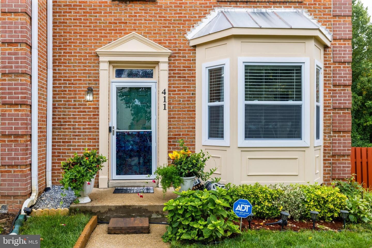 Property Photo:  411 Stafford Glen Ct  VA 22554 