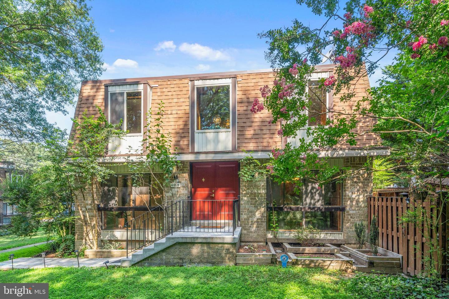 6055 Forrest Hollow Lane  Springfield VA 22152 photo