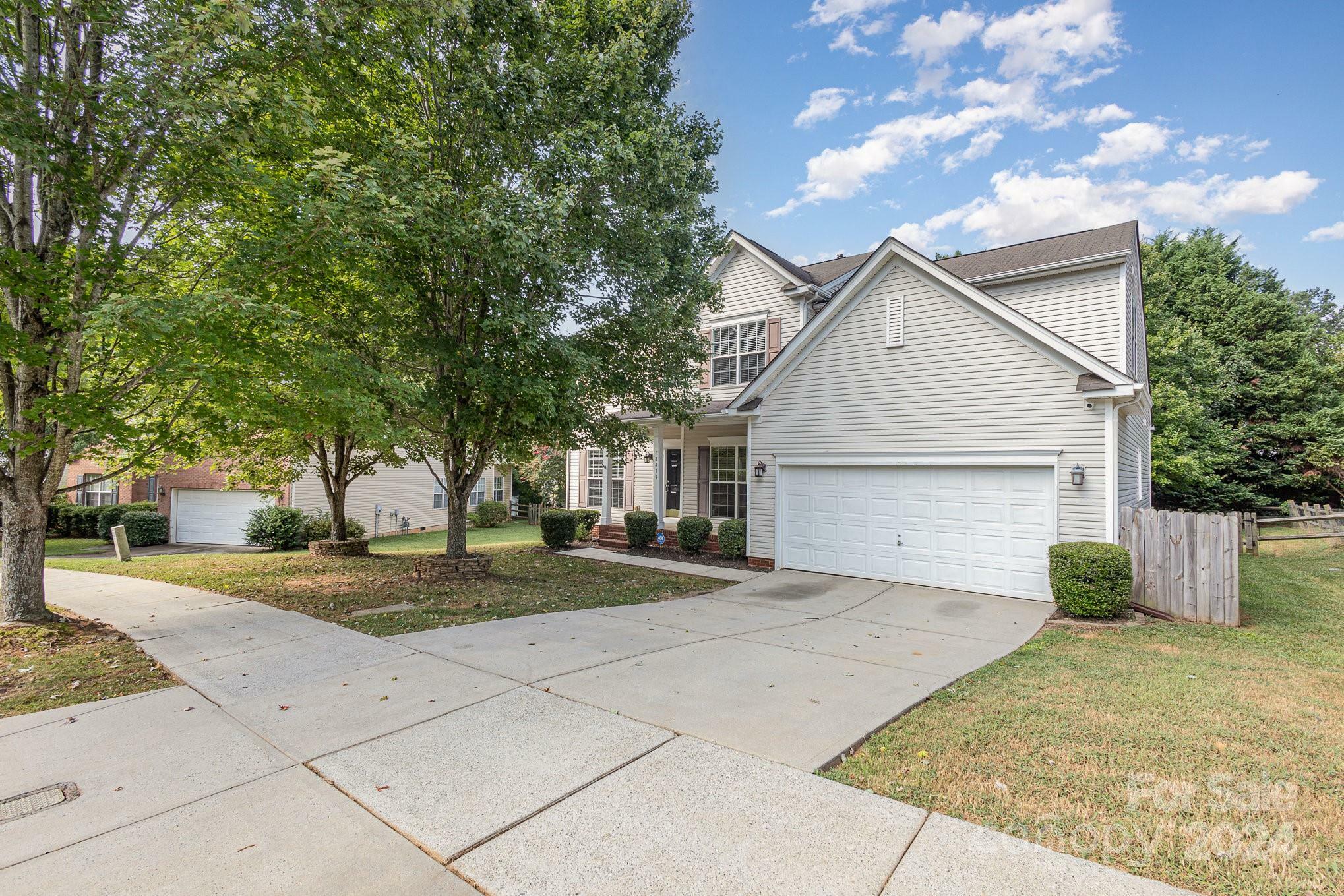 Property Photo:  18412 Torrence Chapel Estates Circle  NC 28031 