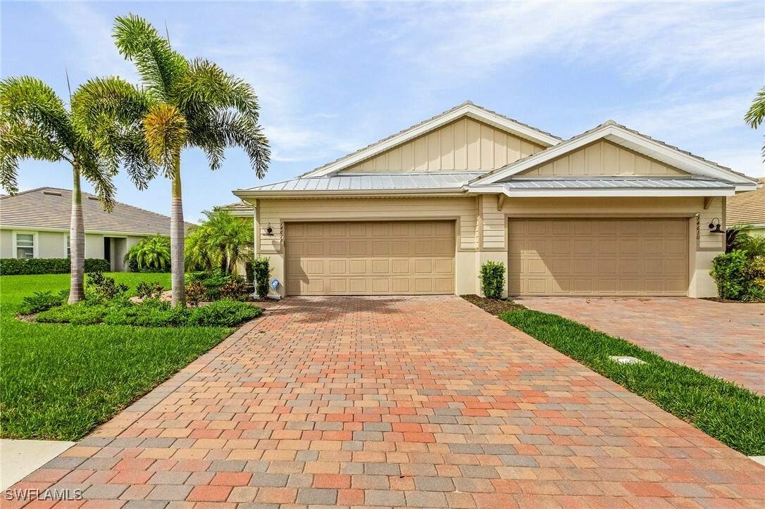 Property Photo:  14618 Edgewater Circle  FL 34114 