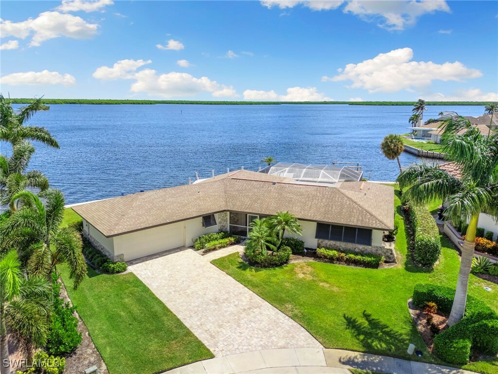 Property Photo:  449 Pepperwood Court  FL 34145 