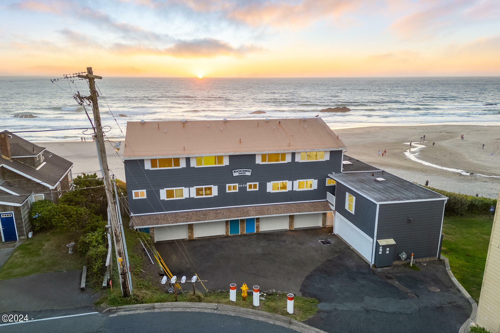 3929 NW Jetty Avenue 4  Lincoln City OR 97367 photo