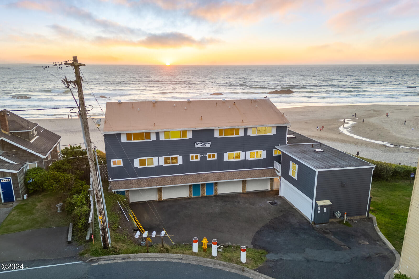 Property Photo:  3929 NW Jetty Avenue 4  OR 97367 