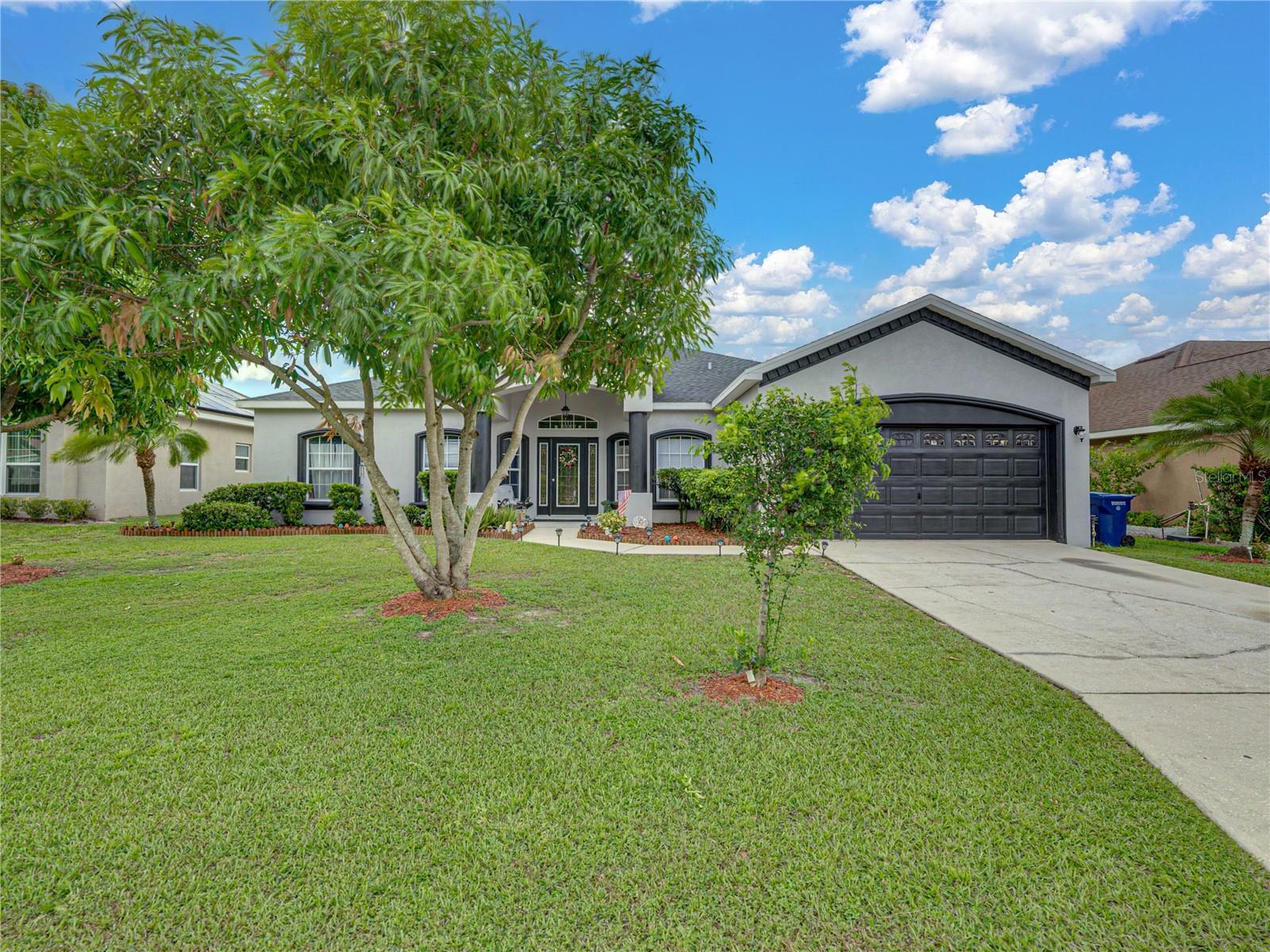 Property Photo:  2033 Normandy Heights Drive  FL 33880 