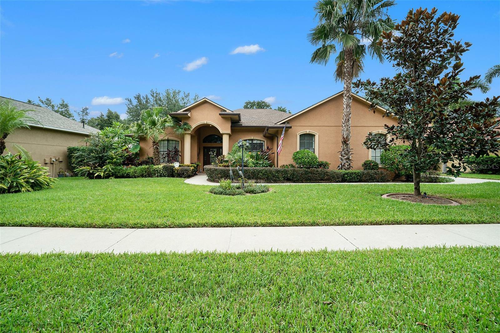 Property Photo:  824 Citrus Wood Lane  FL 33594 