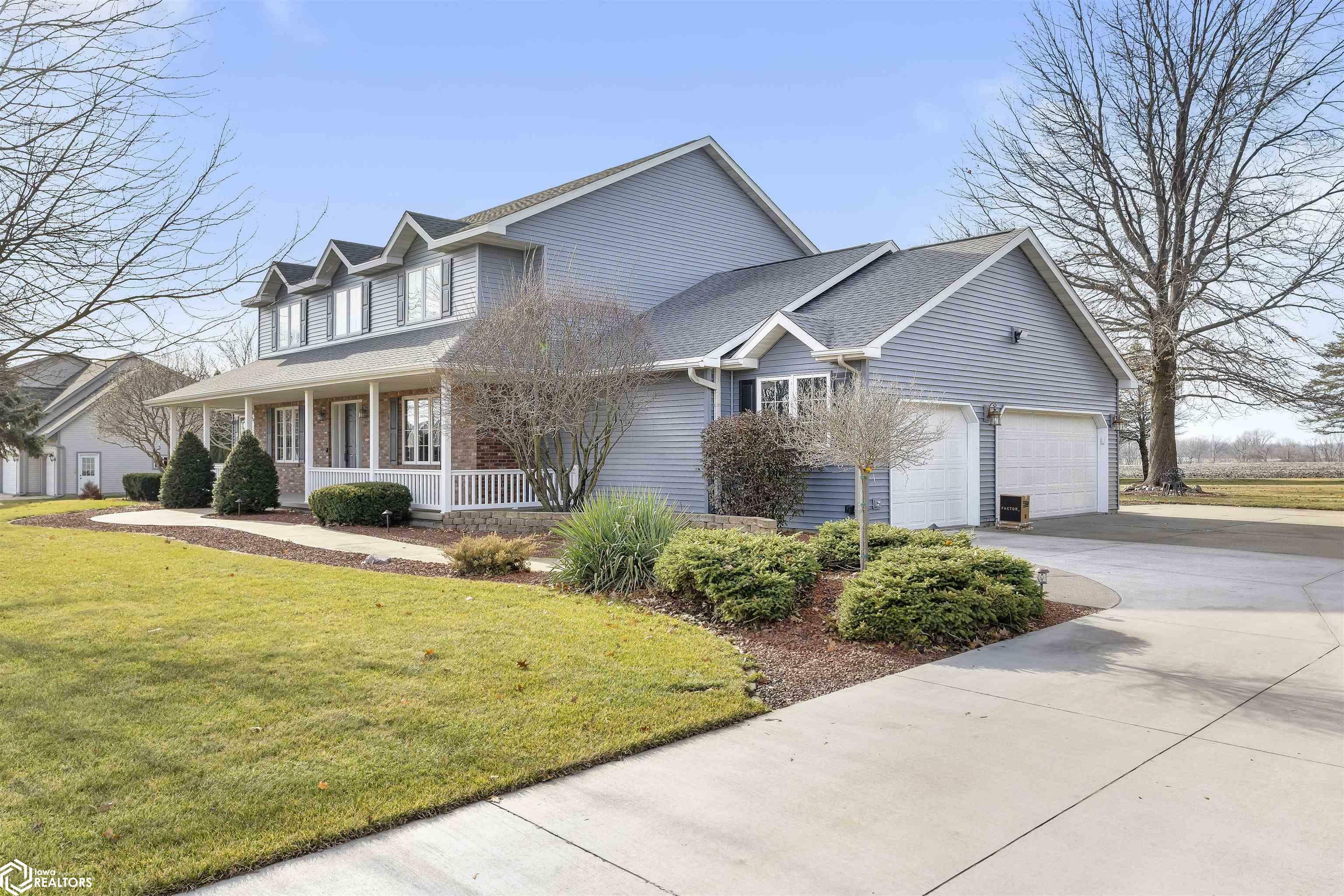 Property Photo:  1007 Canterbury Drive  IA 52601 