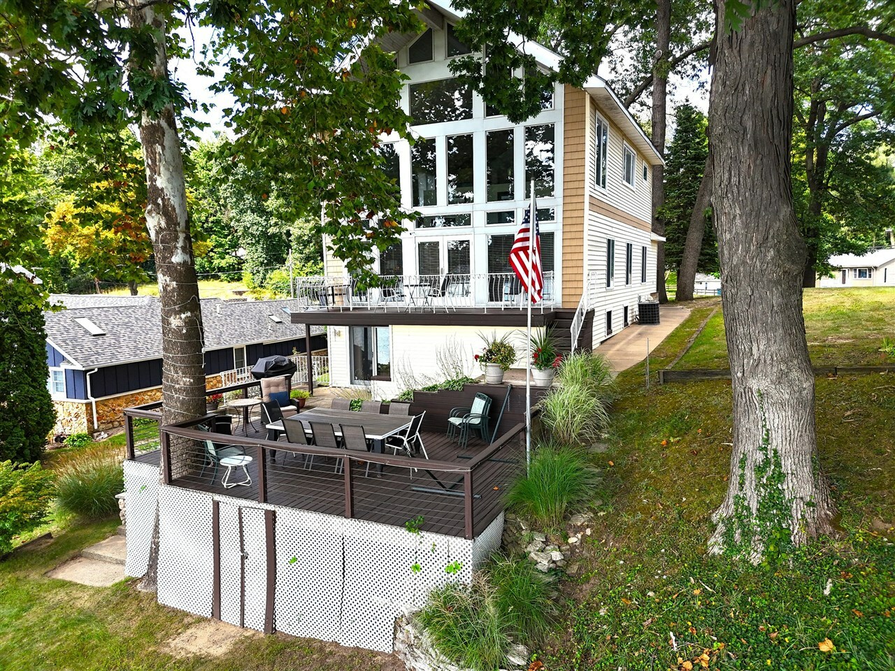 Property Photo: 93810 Lake Ct. MI 49047