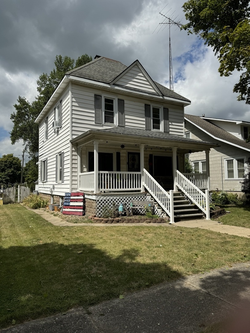 Property Photo:  283 S Oak Street  IL 60941 