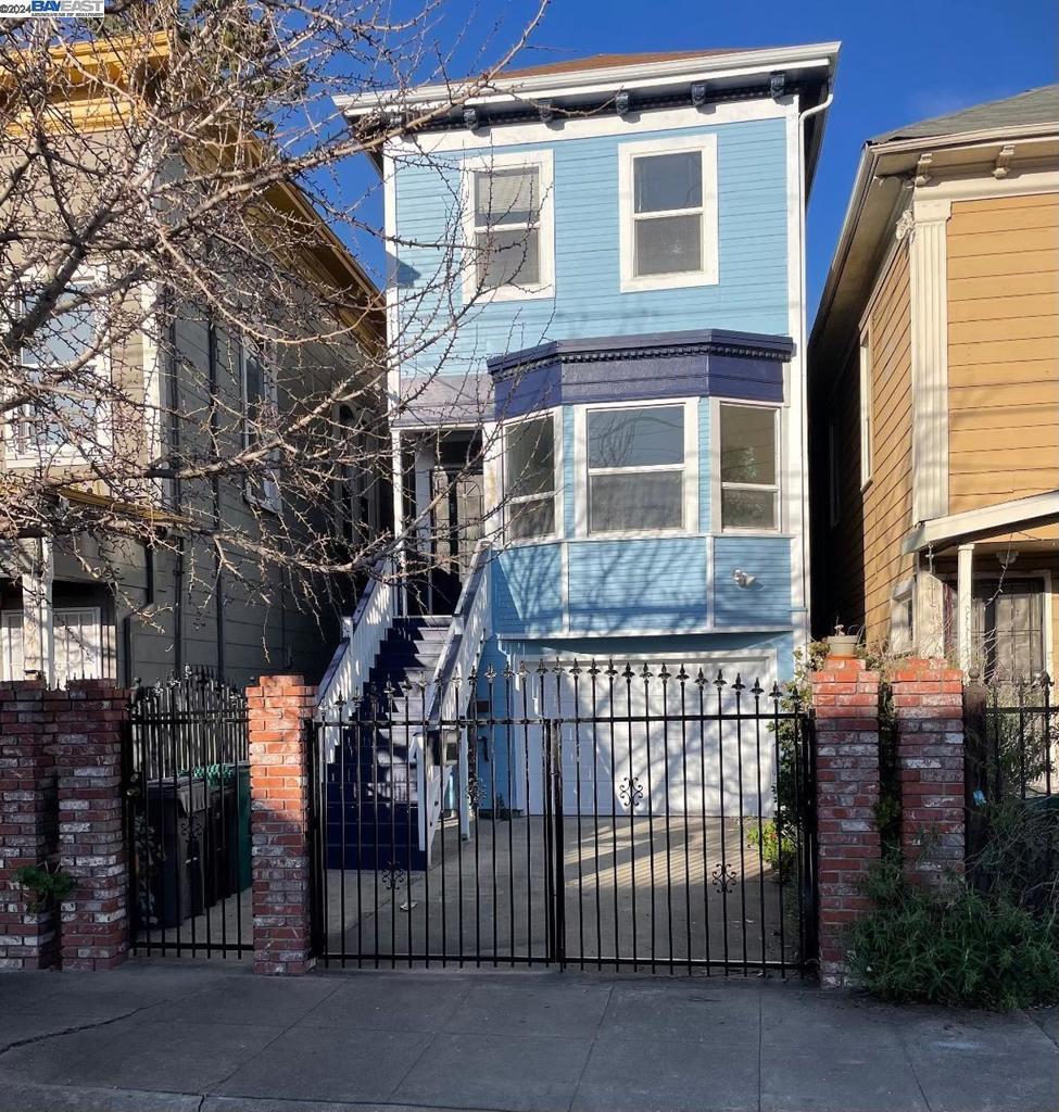 Property Photo:  1638 12th St  CA 94607 