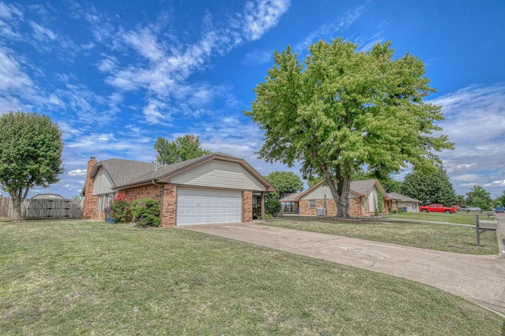 Property Photo:  126 Bowerwood Drive  OK 73018 