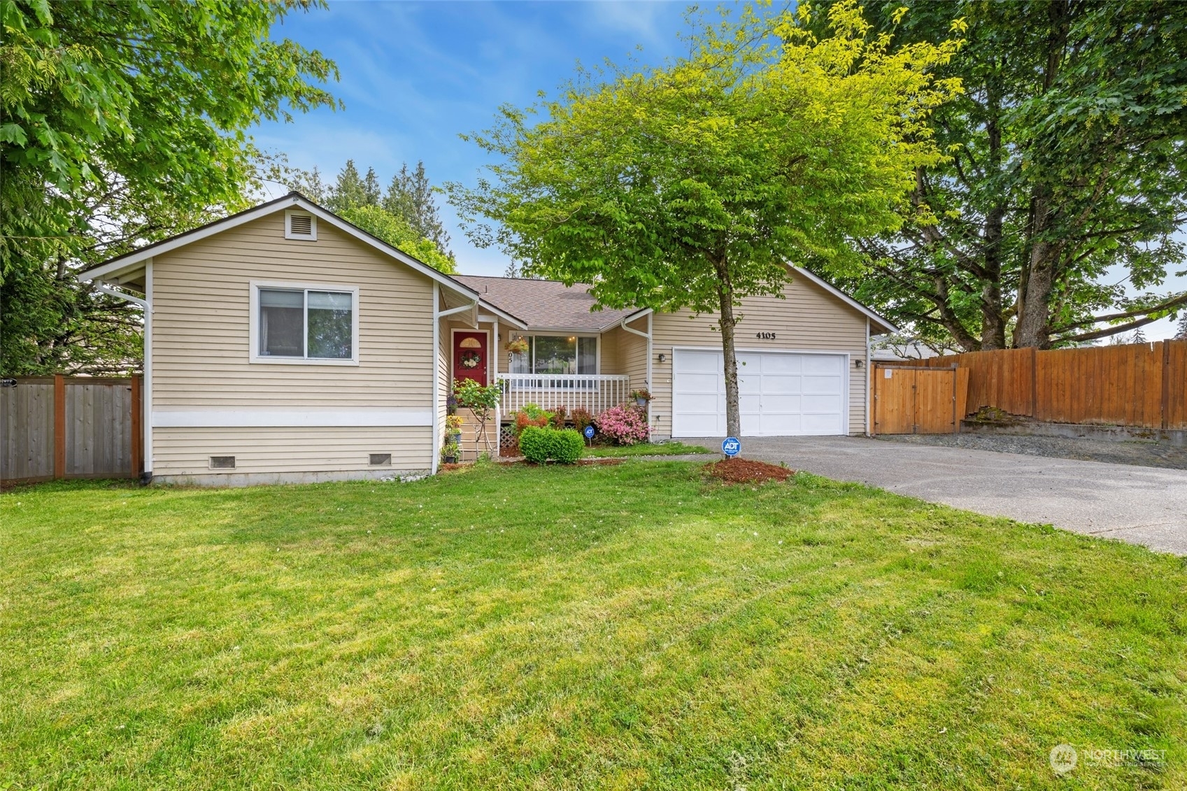 4105 Lincoln Way  Lynnwood WA 98087 photo