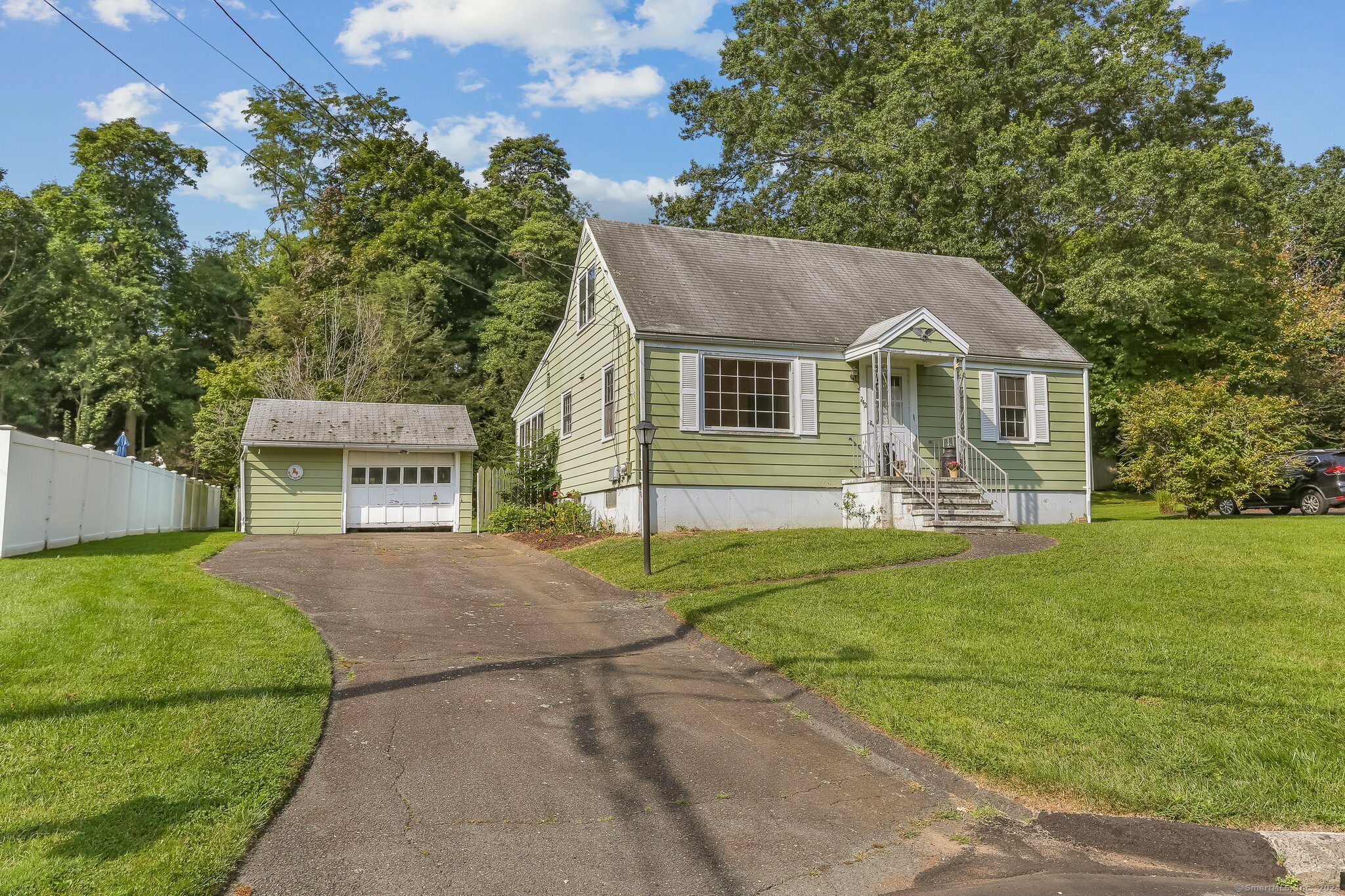 Property Photo:  242 Valleyview Road  CT 06824 