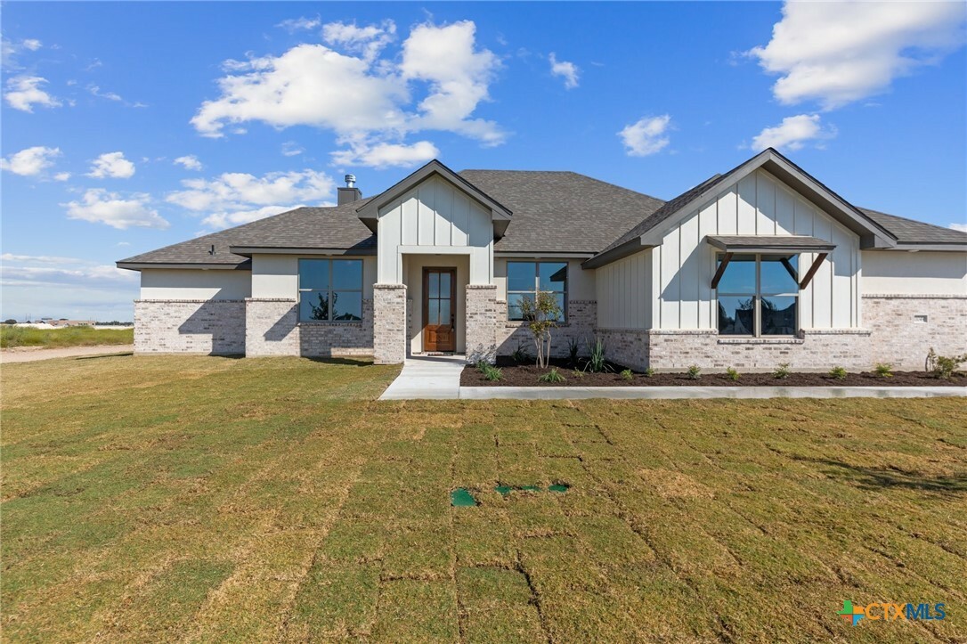 Property Photo: 11049 Eagle Walk TX 76571