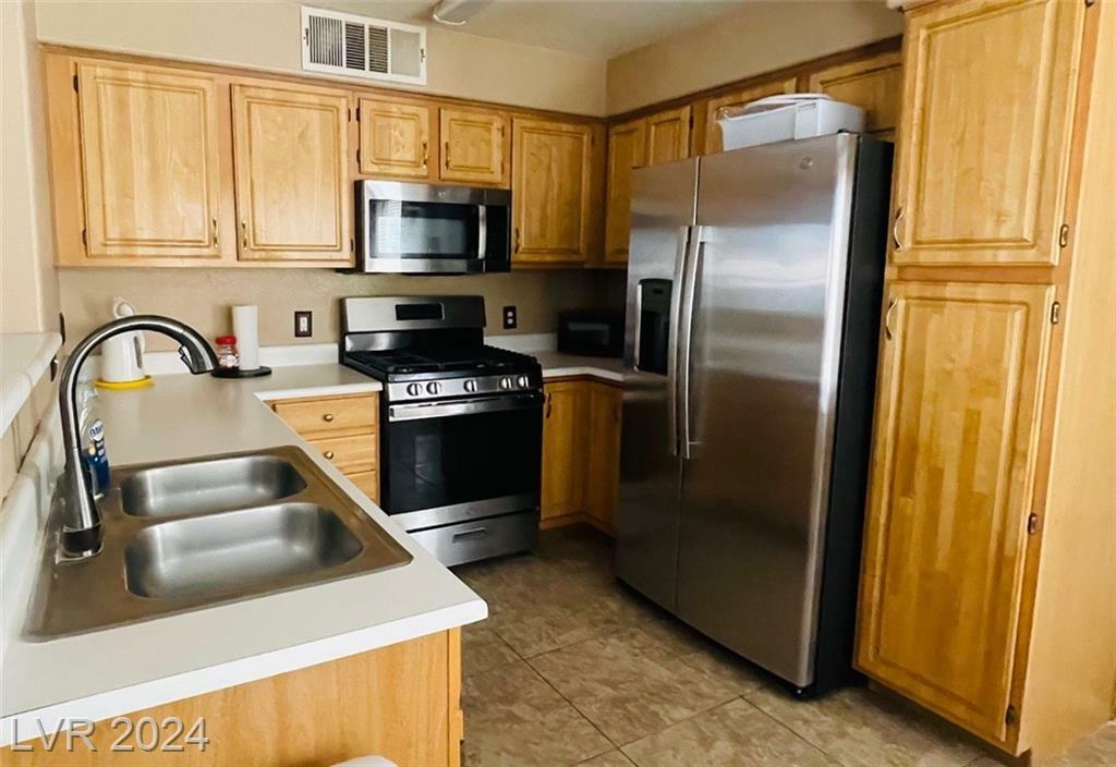 Property Photo:  5710 East Tropicana Avenue 1109  NV 89122 