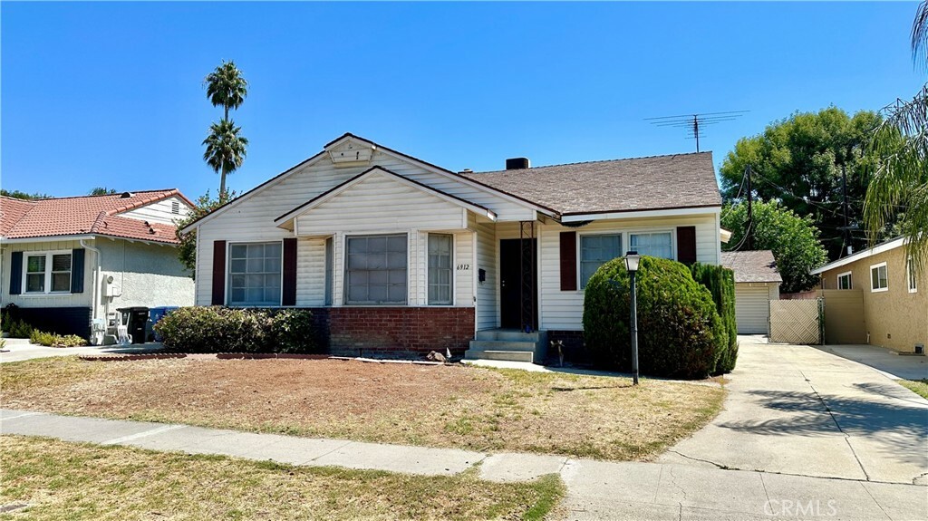 Property Photo:  6912 McLennan Avenue  CA 91406 