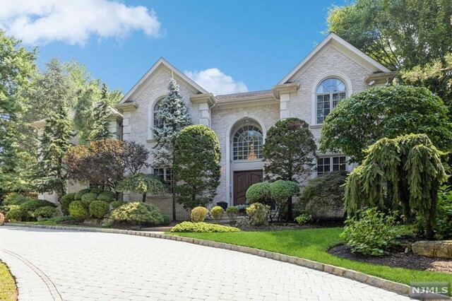 30 Peter Lynas Court  Tenafly NJ 07670 photo