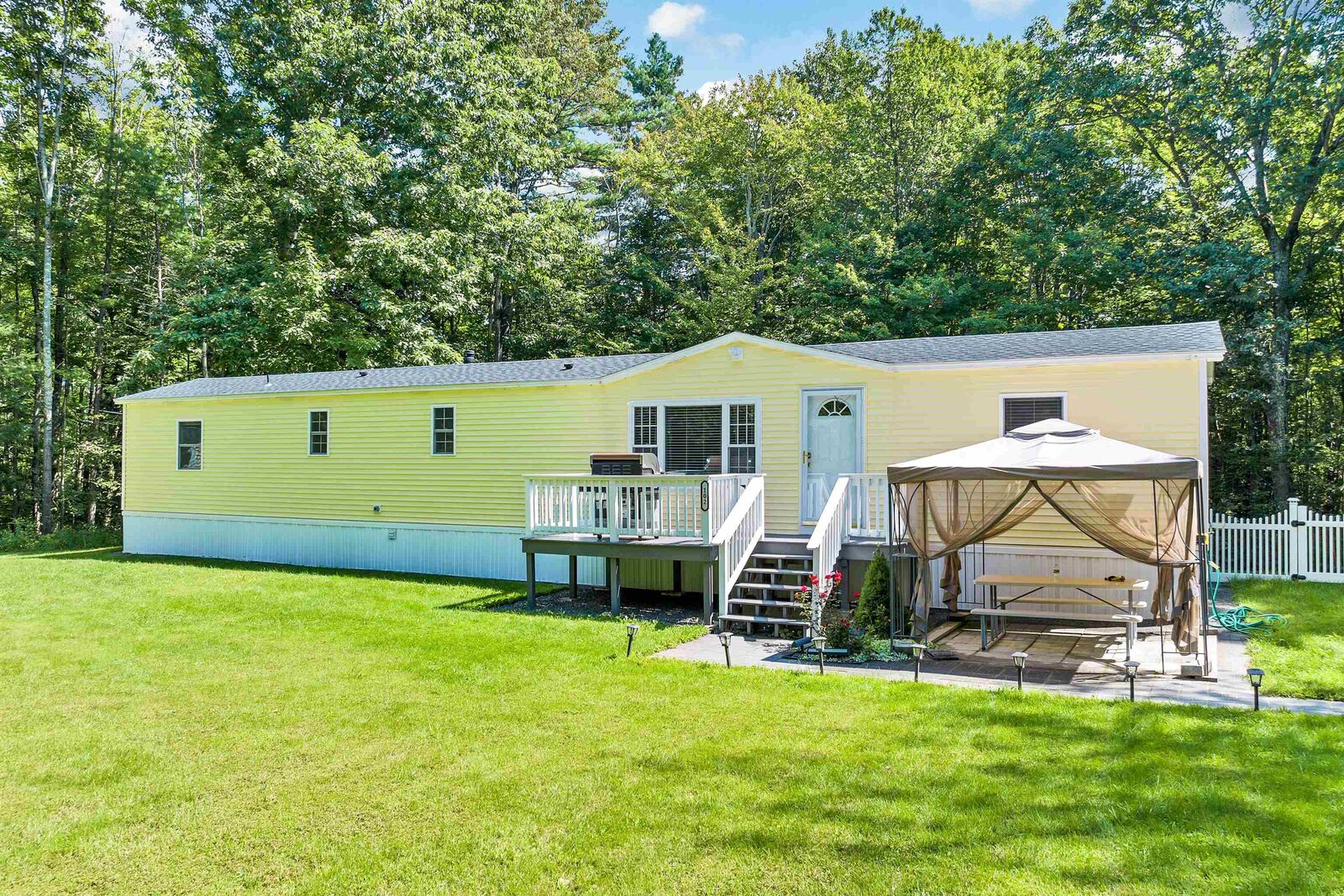 Property Photo: 102 Hunter Lane NH 03835